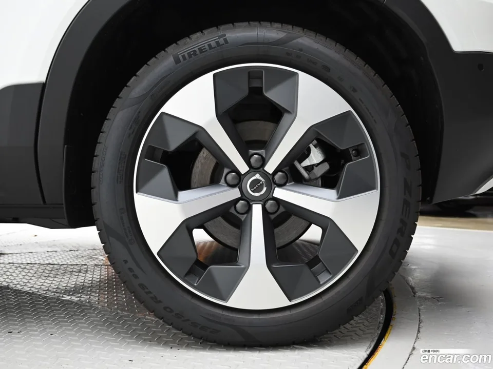 Volvo XC40 B4 2026 — thumbnail 5
