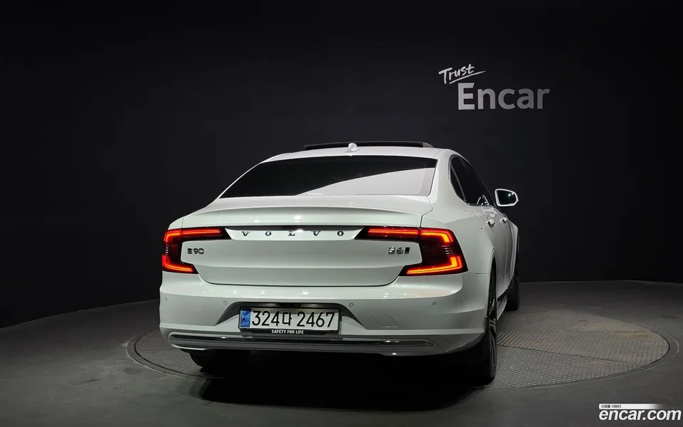 Volvo S90 B6 AWD 2023 — thumbnail 4