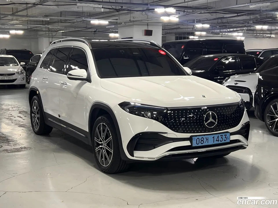Mercedes-Benz EQB EQB300 4MATIC AMG 2024 — thumbnail 3
