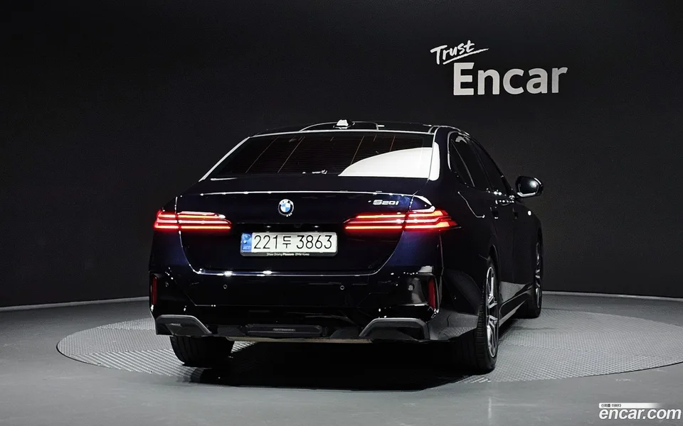 BMW 5 Series 520i M 2024 — thumbnail 4