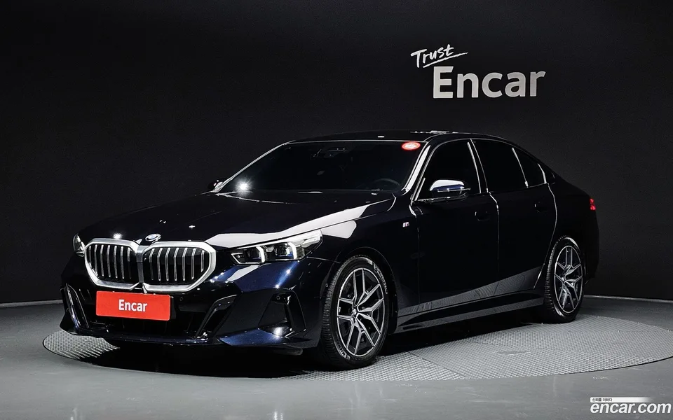 BMW 5 Series 520i M 2024 — photo 1, buy with delivery to Moscow