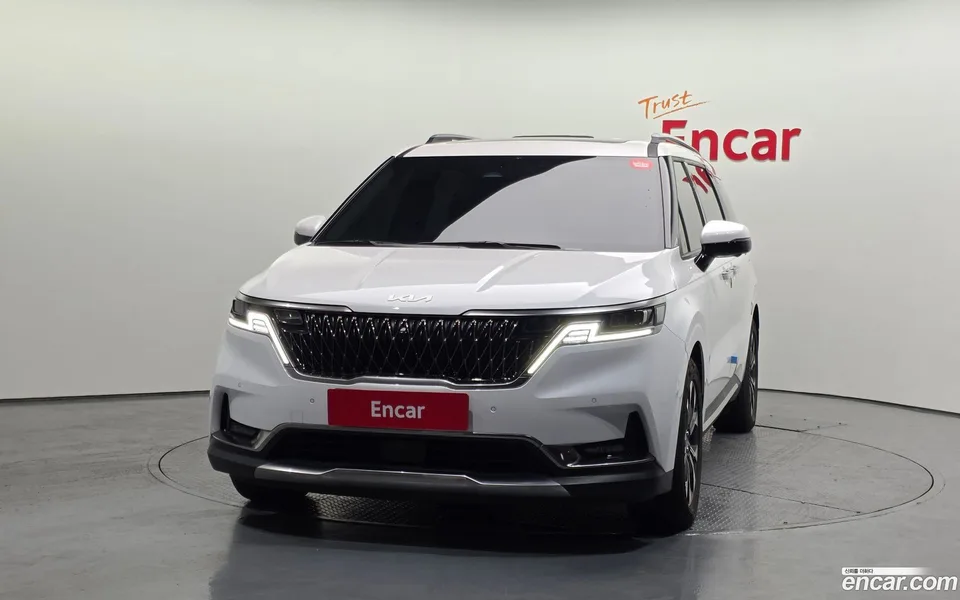 Kia Carnival 9 2023 — thumbnail 3