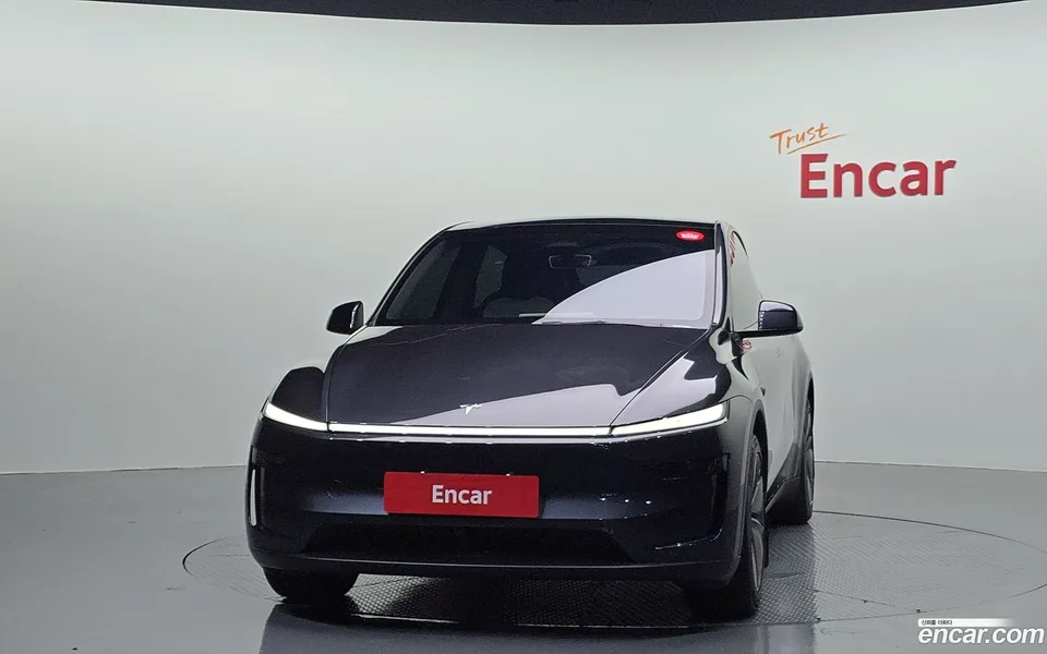 Tesla Model Y RWD 2025 — thumbnail 3