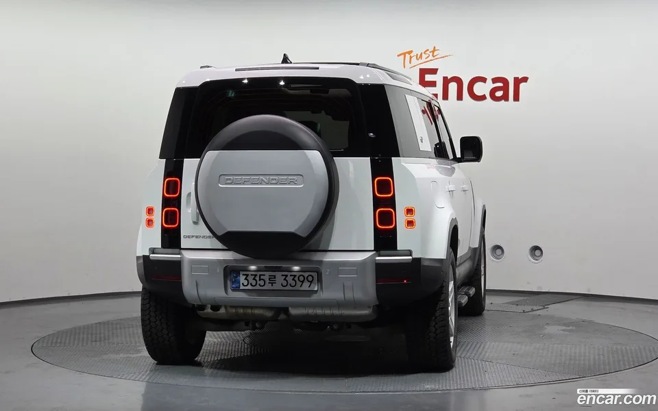 Land Rover Defender 110 D250 SE 2024 — миниатюра 4