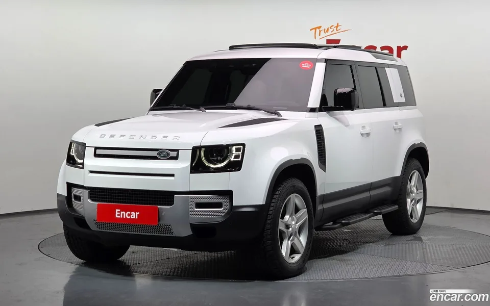 Land Rover Defender 110 D250 SE 2024 — фото 1, купить с доставкой в Москву