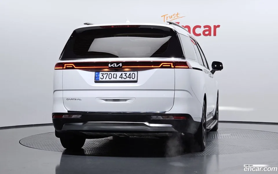 Kia Carnival 9 2023 — thumbnail 4