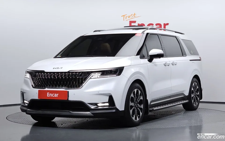 Kia Carnival 9 2023 — photo 1, buy with delivery to Moscow