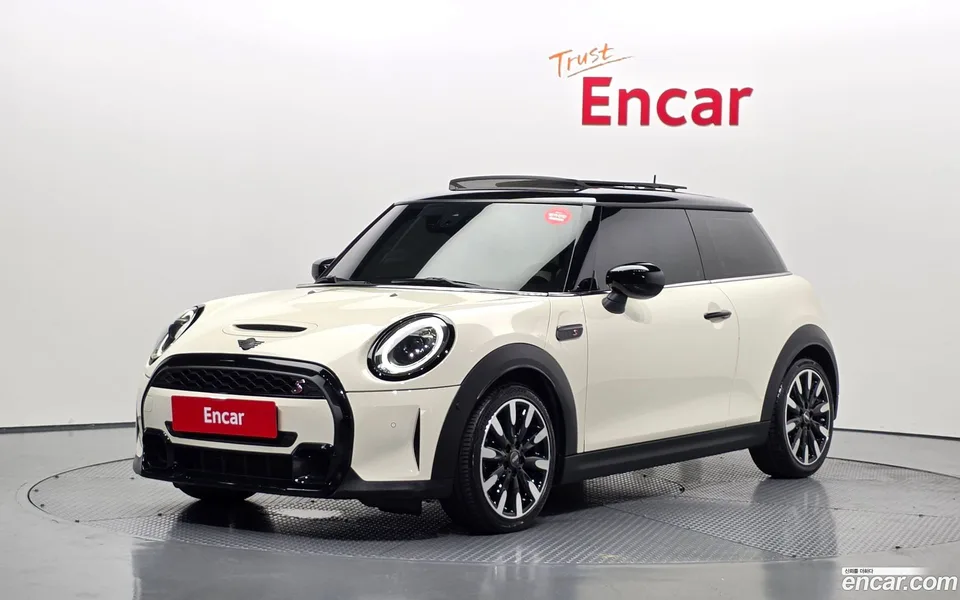 MINI Cooper S 2022 — photo 1, buy with delivery to Moscow