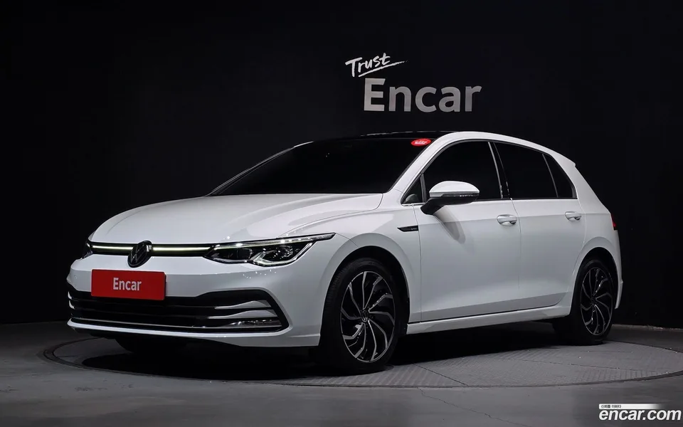 Volkswagen Golf 2.0 TDI 2024 — photo 1, buy with delivery to Moscow