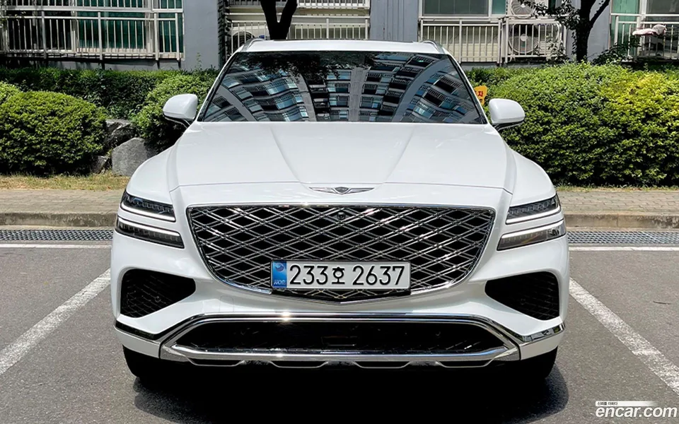 Genesis GV80 2.5T AWD 2025 — photo 1, buy with delivery to Moscow