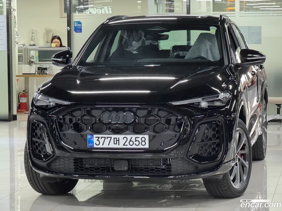 Audi Q5 (80A) 40 TDI S Line 2025 — photo 1, buy with delivery to Moscow