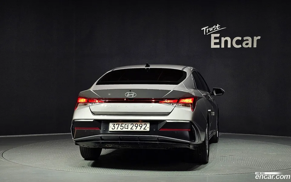 Hyundai Avante CN7 Hybrid 2023 — thumbnail 4