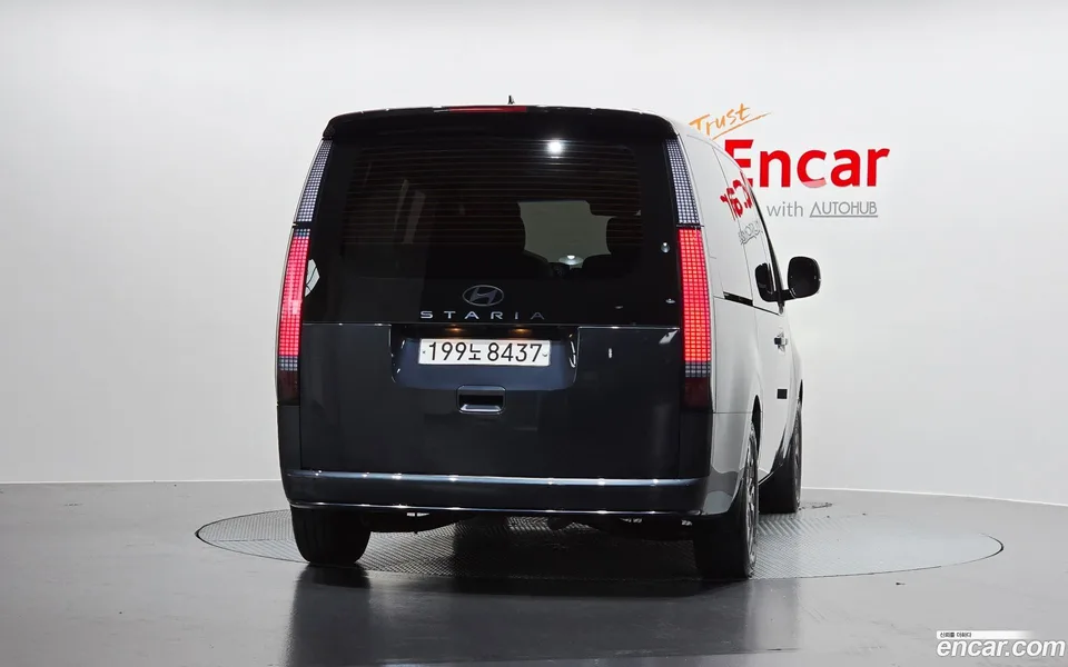 Hyundai Staria 7 2024 — thumbnail 4