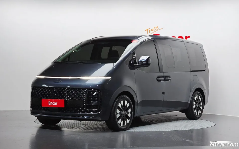 Hyundai Staria 7 2024 — photo 1, buy with delivery to Moscow