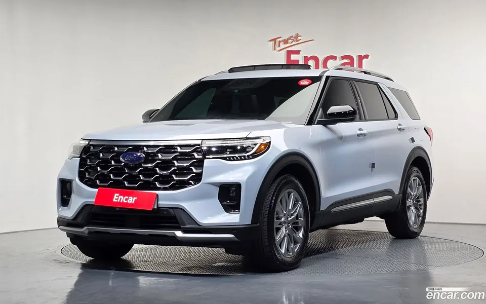 Ford Explorer 2.3 4WD 2025 — photo 1, buy with delivery to Moscow