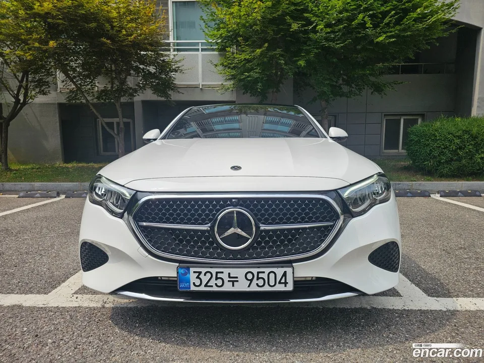 Mercedes-Benz E-Class E200 2025 — photo 1, buy with delivery to Moscow