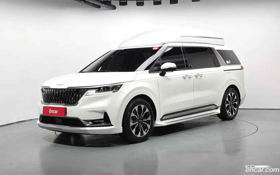 Kia Carnival 7 2022 — photo 1, buy with delivery to Moscow