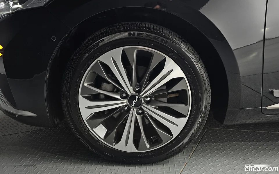 Kia K8 Hybrid 2023 — thumbnail 5