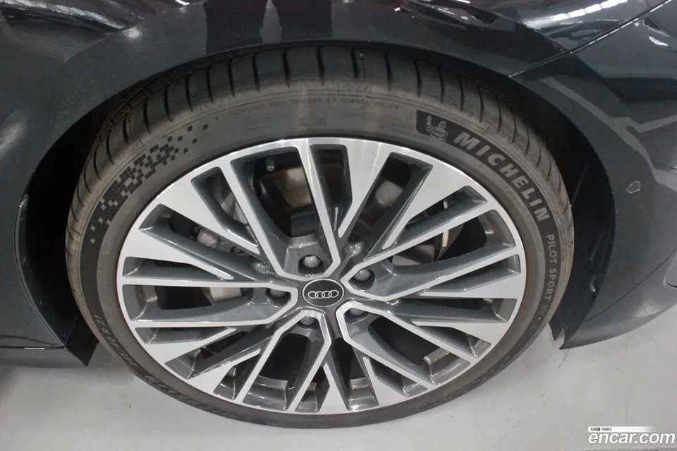 Audi A6 e- 2025 — thumbnail 2