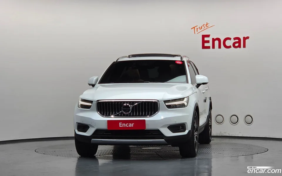 Volvo XC40 B4 2022 — thumbnail 3