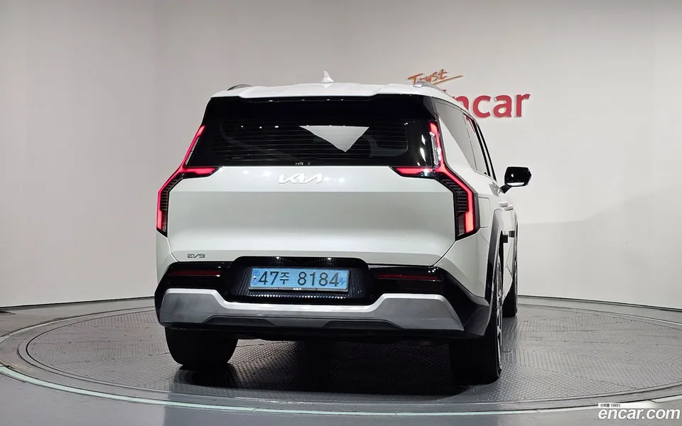 Kia EV9 4WD 2023 — thumbnail 4