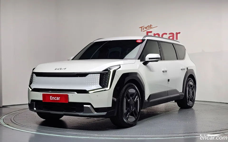 Kia EV9 4WD 2023 — photo 1, buy with delivery to Moscow