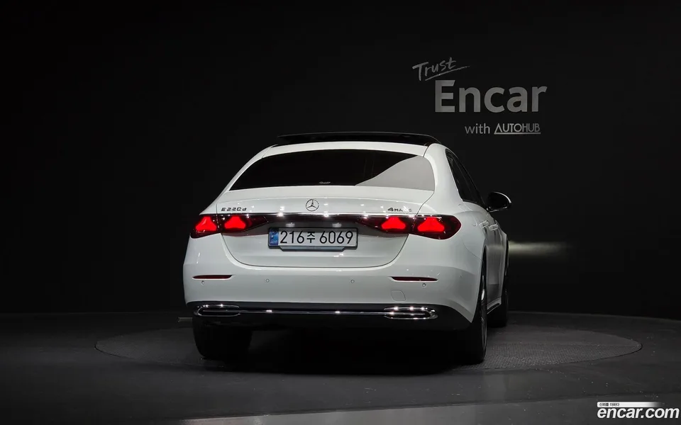Mercedes-Benz E-Class E220d 4MATIC 2024 — миниатюра 4