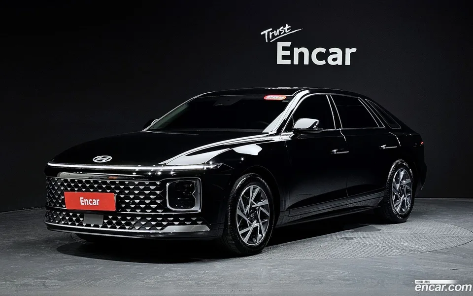Hyundai Grandeur Hybrid 2023 — photo 1, buy with delivery to Moscow