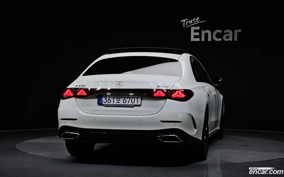 Mercedes-Benz E-Class E450 4MATIC AMG Line 2026 — thumbnail 4