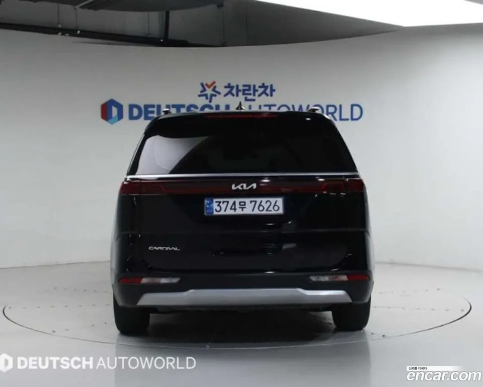 Kia Carnival 9 2023 — thumbnail 4