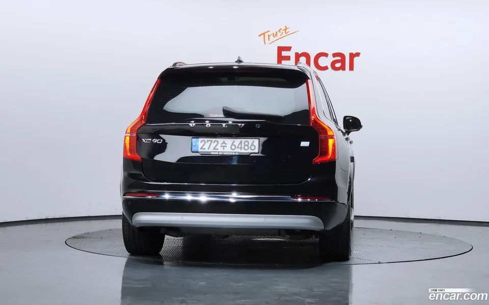 Volvo XC90 T8 2022 — thumbnail 4