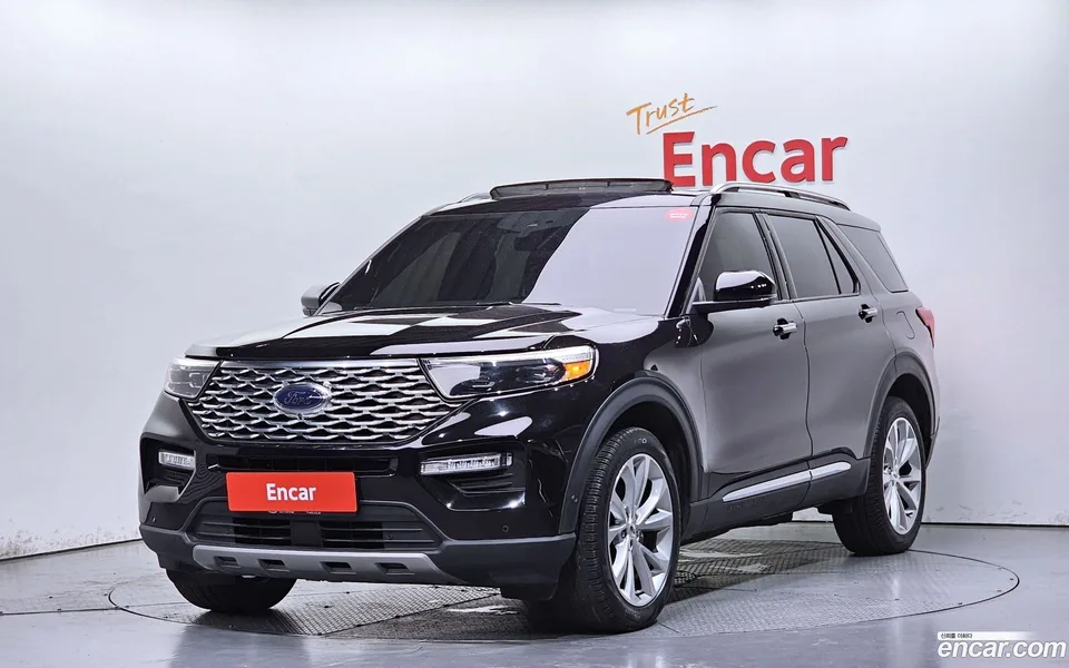 Ford Explorer 3.0 4WD 2022 — photo 1, buy with delivery to Moscow