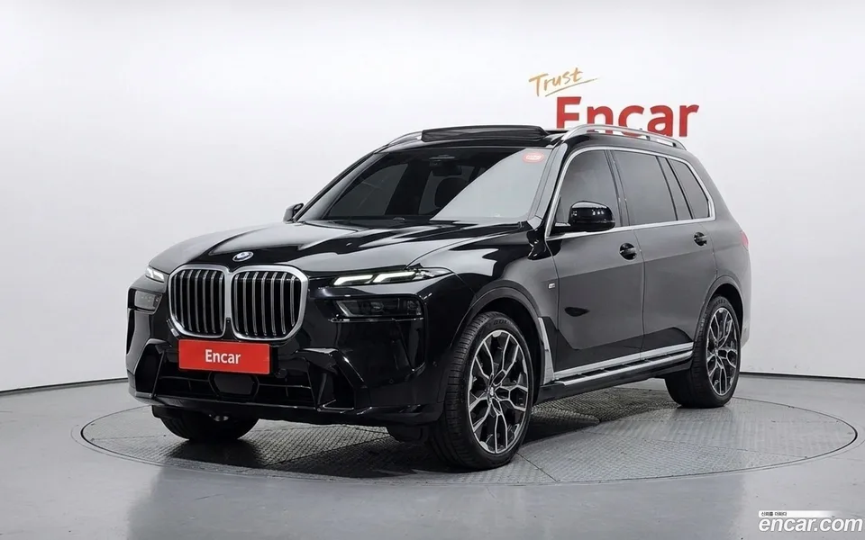 BMW X7 xDrive 40i M 6 2025 — photo 1, buy with delivery to Moscow