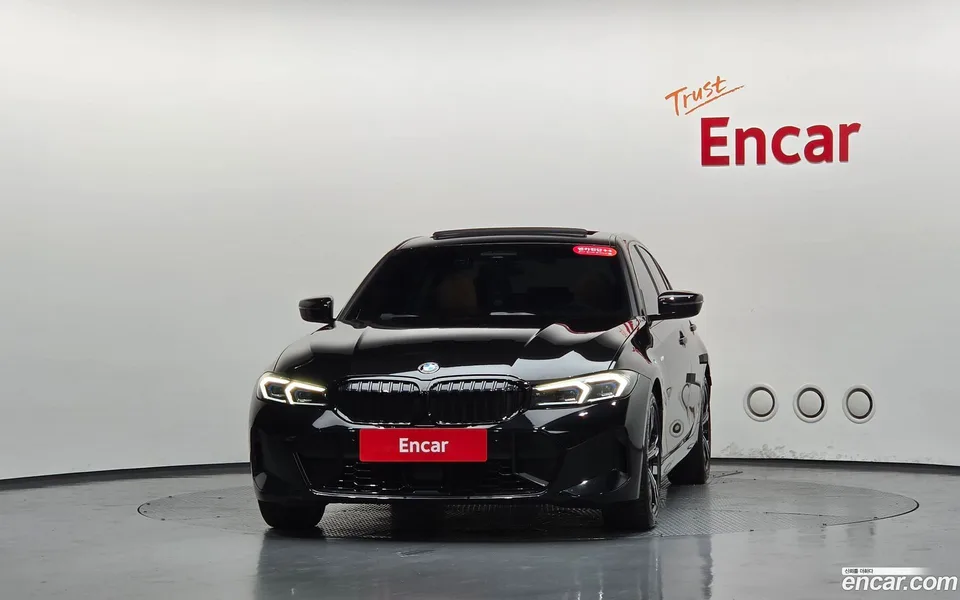 BMW 3 Series 320i M 2024 — thumbnail 3