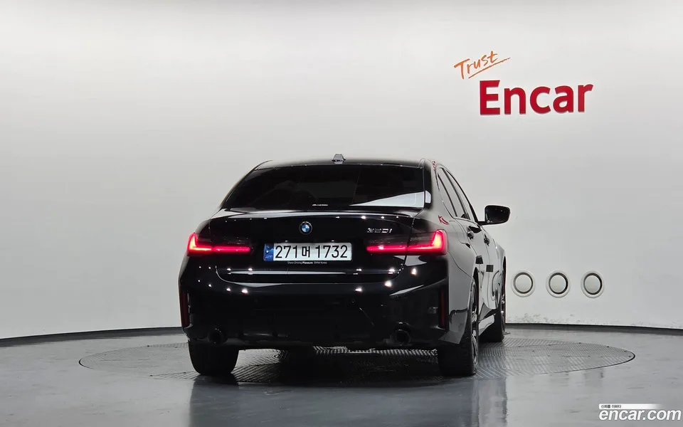 BMW 3 Series 320i M 2024 — thumbnail 4