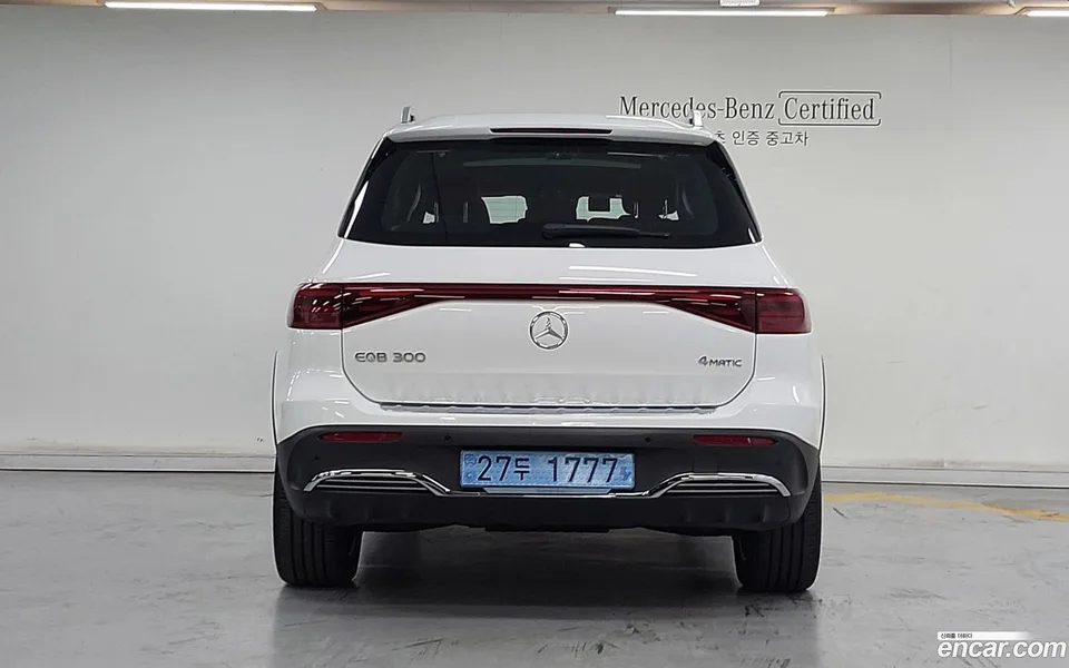 Mercedes-Benz EQB EQB300 4MATIC AMG 2025 — thumbnail 4