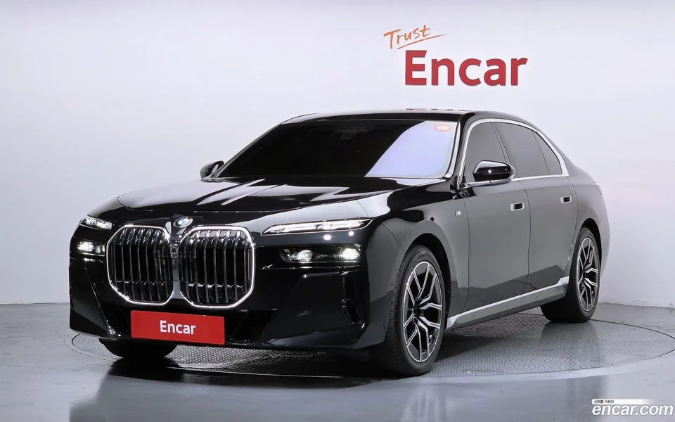 BMW 7 Series 740i xDrive M 2024 — photo 1, buy with delivery to Moscow