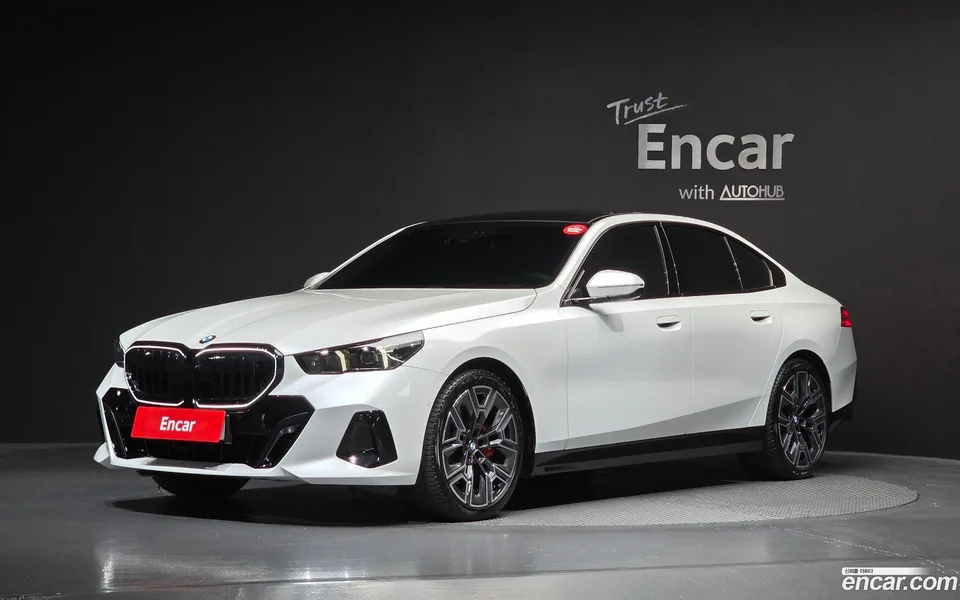 BMW 5 Series 530i xDrive M 2025 — photo 1, buy with delivery to Moscow
