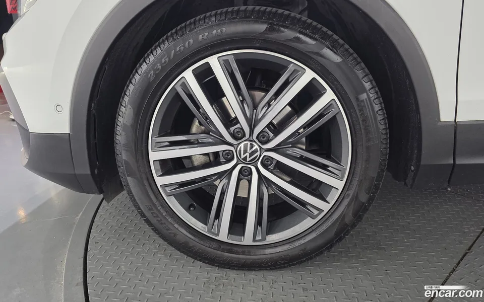 Volkswagen Tiguan 2.0 TDI 2023 — thumbnail 2
