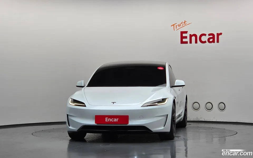 Tesla Model 3 AWD 2026 — миниатюра 3