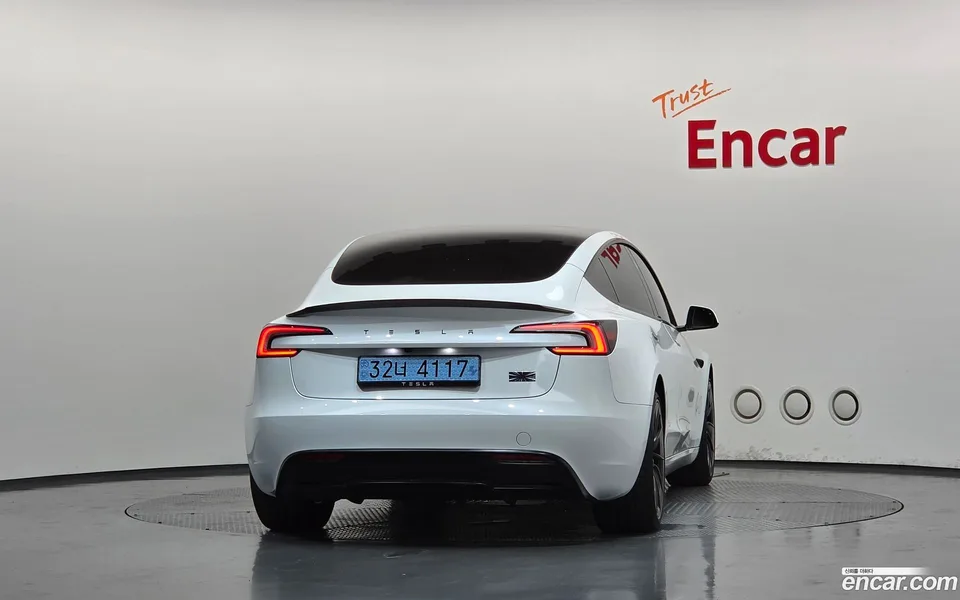 Tesla Model 3 AWD 2026 — миниатюра 4