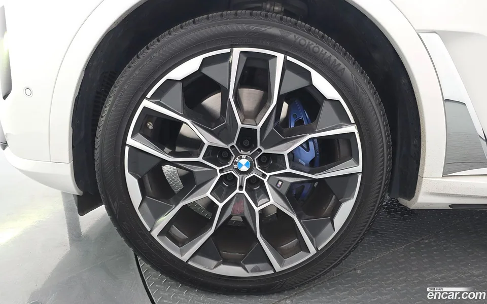 BMW X7 xDrive 40i M 6 2024 — thumbnail 2