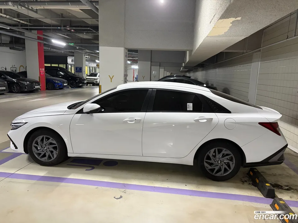 Hyundai Avante CN7 1.6 2025 — thumbnail 3