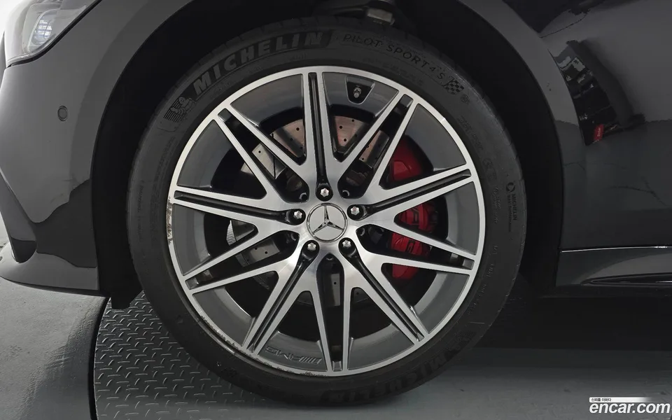 Mercedes-Benz AMG GT 4 43 4MATIC+ 2023 — thumbnail 2