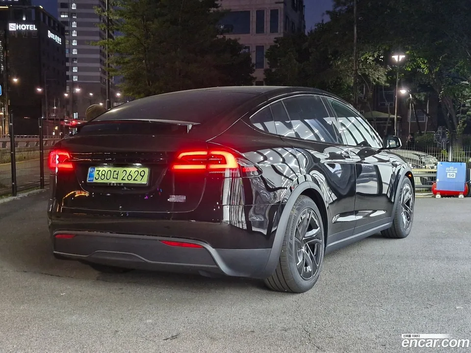 Tesla Model X 2026 — thumbnail 4