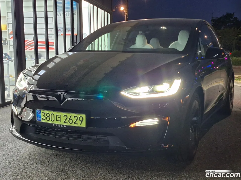 Tesla Model X 2026 — photo 1, buy with delivery to Moscow