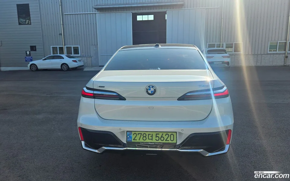 BMW 7 Series 740i xDrive M 2025 — thumbnail 4