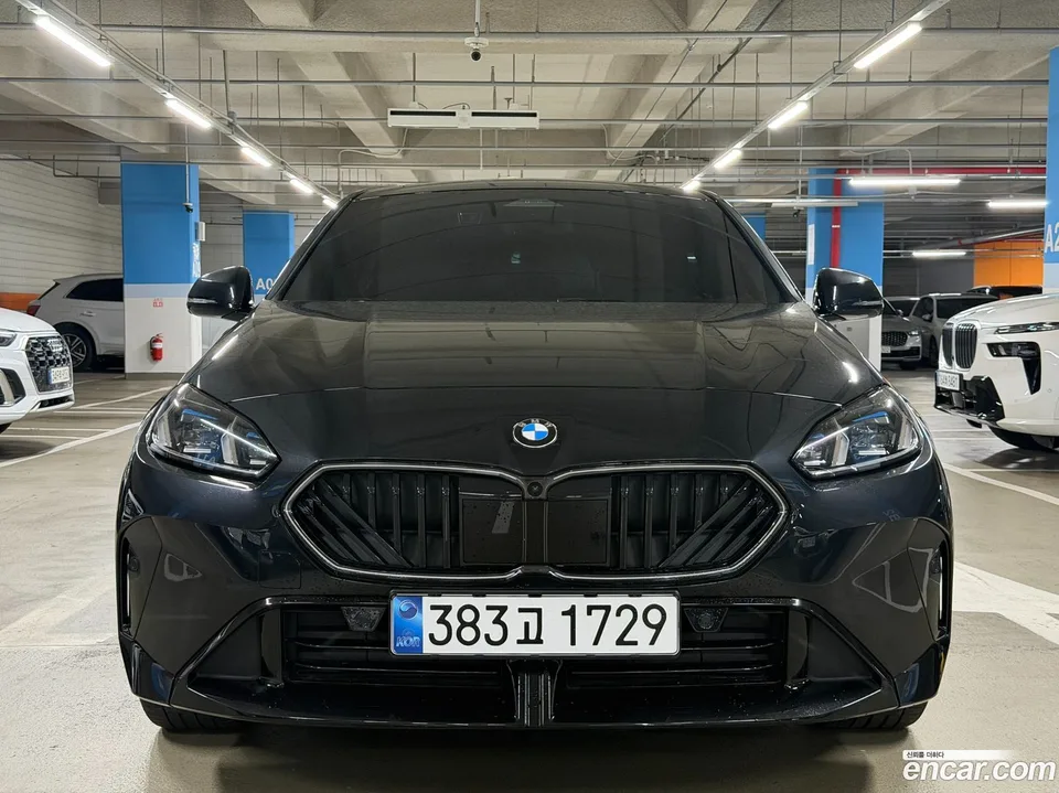 BMW 1 Series 120 M 2025 — thumbnail 3