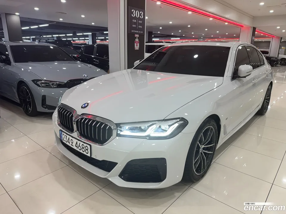 BMW 5 Series 520i M 2023 — photo 1, buy with delivery to Moscow