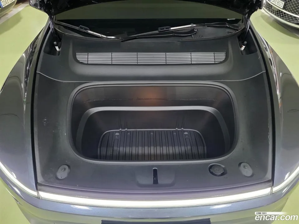 Tesla Model Y RWD 2025 — thumbnail 2